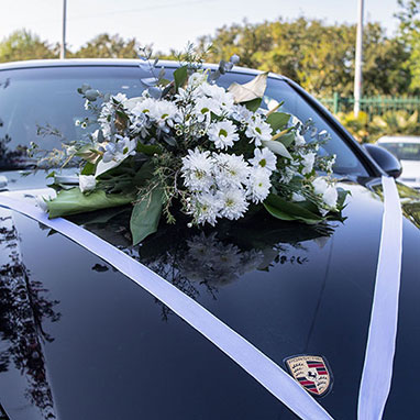 Décoration voiture fleurs